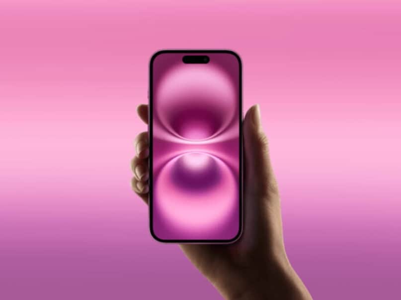 कैमरा की बात करें तो इसमें 48 मेगापिक्सल का मेन और 48 मेगापिक्सल का अल्ट्रावाइड कैमरा मिलता है. वहीं फ्रंट में 18 मेगापिक्सल कैमरा दिया गया है, जिसमें सेंटर स्टेज फीचर सपोर्ट करता है. बैटरी लाइफ लगभग 11–12 घंटे की बताई जा रही है और इसमें 40W चार्जिंग का सपोर्ट भी है.