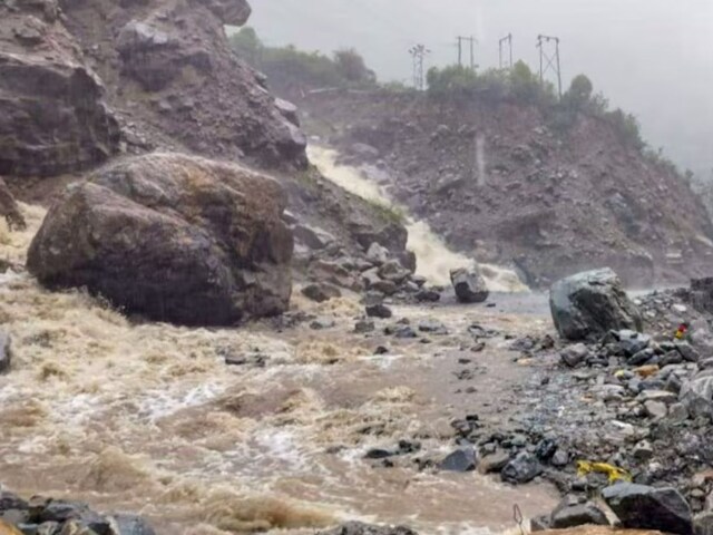 उत्तराखंड में बारिश से डरावने हालात, इन जिलों में आज रेड अलर्ट