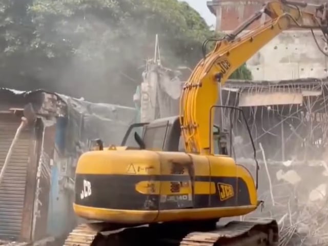 अधिकारी कर क्या रहे थे... सील वाली जगह पर बना कॉम्प्लेक्स, HC में सुनवाई अधिकारी कर क्या रहे थे... सील वाली जगह पर बना कॉम्प्लेक्स, HC में सुनवाई