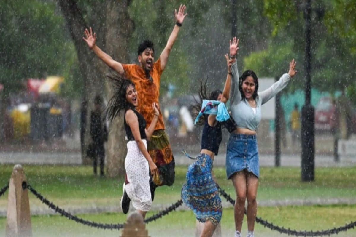 धूप गर्मी या बादल! दिल्लीवालों खुशखबरी है या फिर माथा नोचने की बारी
