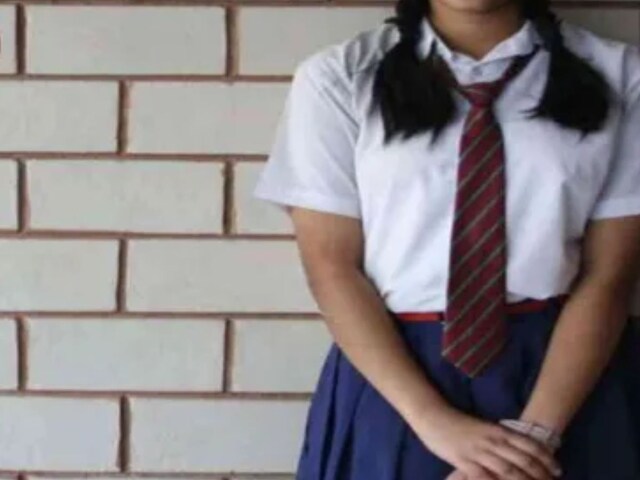 रोते हुए आ रही थी बेटी, पापा ने पूछा- क्या हुआ तुमको? बोली- मैथ्स वाले सर...