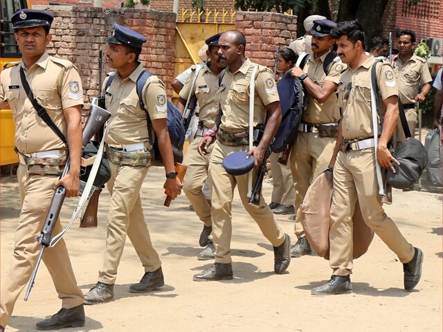 बेटे को बनाना चाहता था इंजीनियर, एडमिशन के लिए नहीं जुटा पाया पैसा फिर...