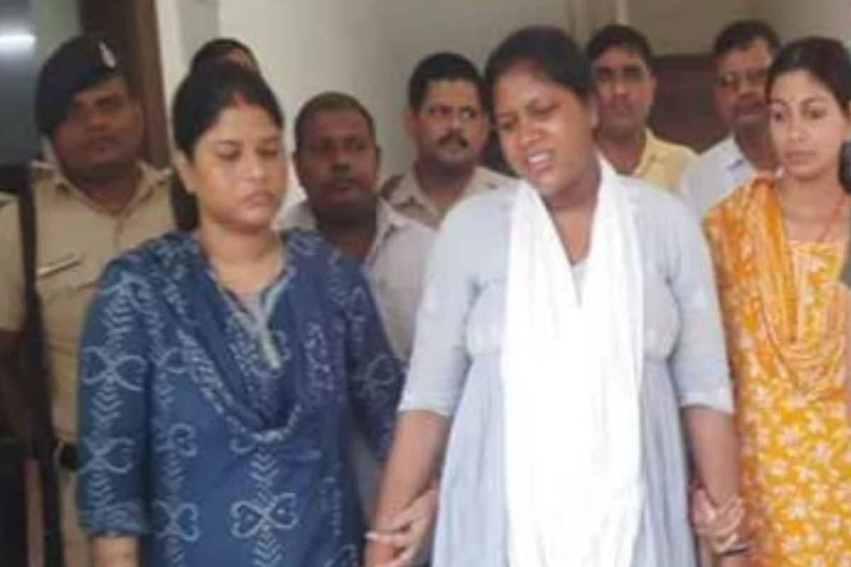 रिश्वतखोरी पर निगरानी का हंटर खगड़िया में महिला दारोगा और चौकीदार गिरफ्तार