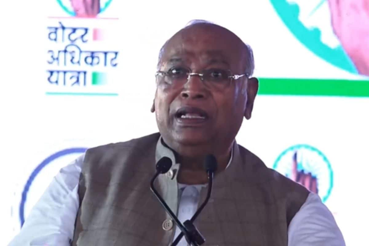 'सुनना है तो सुनो, नहीं तो 10 लोग...' राहुल के सामने ही खरगे ये क्या बोल गए