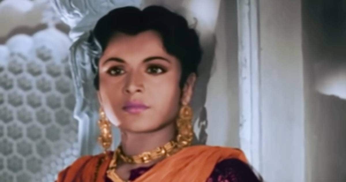 Learn the story of Mughal-e-Azam’s grand set and 10 truck junk.