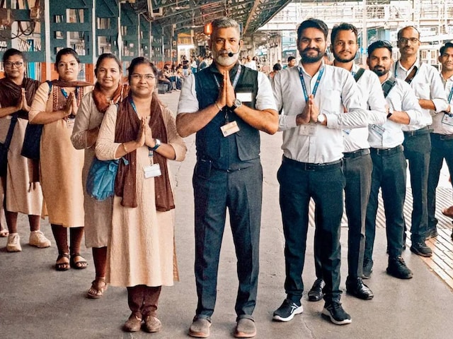 बिना टिकट यात्रा... रेलवे ने एक स्टेशन से 5200 को दबोचा! वसूल डाले 13 लाख बिना टिकट यात्रा... रेलवे ने एक स्टेशन से 5200 को दबोचा! वसूल डाले 13 लाख