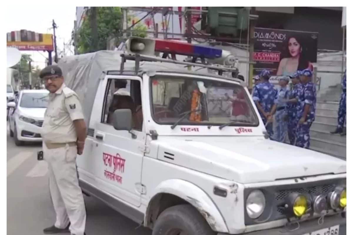 पटना में वाहन जांच के दौरान पुलिस पर चढ़ा दी कार, चपेट में आए 3 जवान...