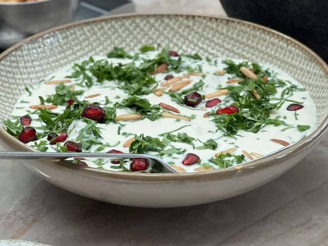 This hill raita is the star of the plate, the taste is such that the bowl will be filled with a bowl! This hill raita is the star of the plate, the taste is such that the bowl will be filled with a bowl!