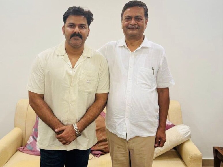 pawan singh, Bhojpuri super star pawan singh news, pawan singh rk sing meeting news, karakar news, ara news, bihar chunav 2025, Rajput politics in bihar chunav, bihar chunav rajpoot caste new equation, Bihar Assembly Elections 2025,Bihar politics, बिहार राजनीति, पवन सिंह, आरके सिंह, बिहार विधानसभा चुनाव 2025, राजूपत वोटबैंक