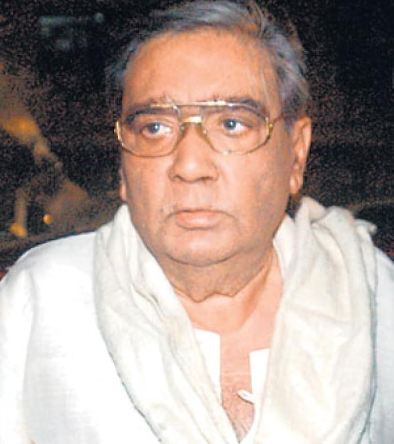Vinod Khanna, Vinod Khanna Lead Role, Vinod Khanna Khoon Pasina Movie Kissa, Amitabh Bachchan, Rakesh Kumar, Nirupa Roy, Kader Khan, Rajnikanth, N. T. Rama Rao, अमिताभ बच्चन, रेखा, विनोद खन्ना, खून पसीना, हेल खून पसीना, बॉलीवुड किस्सा