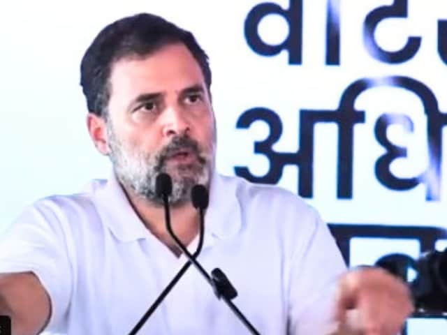 संविधान खतरे में, वोट की चोरी रोकेंगे, राहुल गांधी का 'वोट रक्षा' का आह्वान