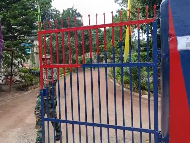 आर्म्स डील पर पाकिस्तान कनेक्शन का उठेगा पर्दा, मयंक सिंह से ATS उगलवाएगी राज! आर्म्स डील पर पाकिस्तान कनेक्शन का उठेगा पर्दा, मयंक सिंह से ATS उगलवाएगी राज!