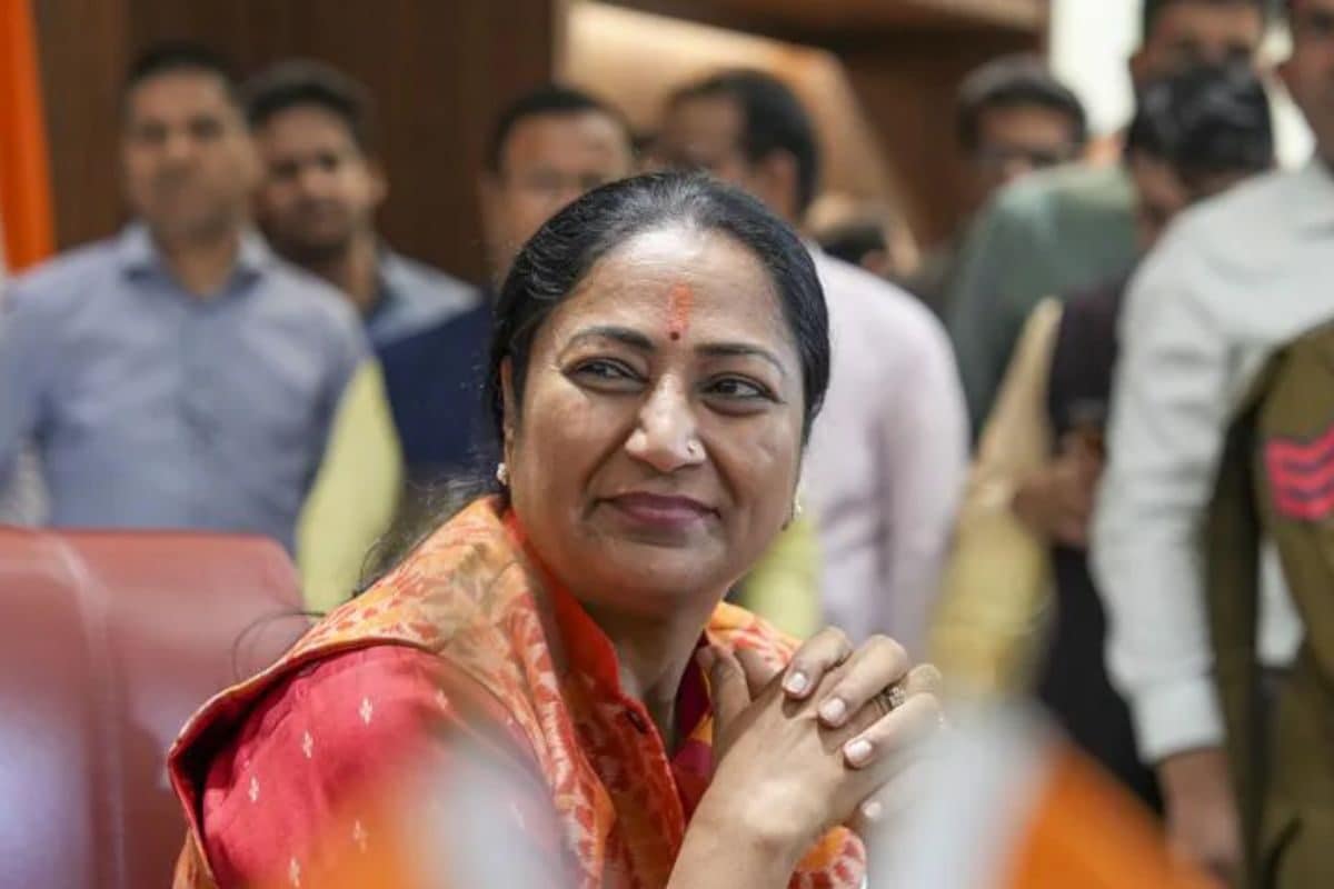 CM रेखा ने फिर की जनसुनवाई पिछली बार हुआ था हमला पुलिस ने बढ़ाई सुरक्षा
