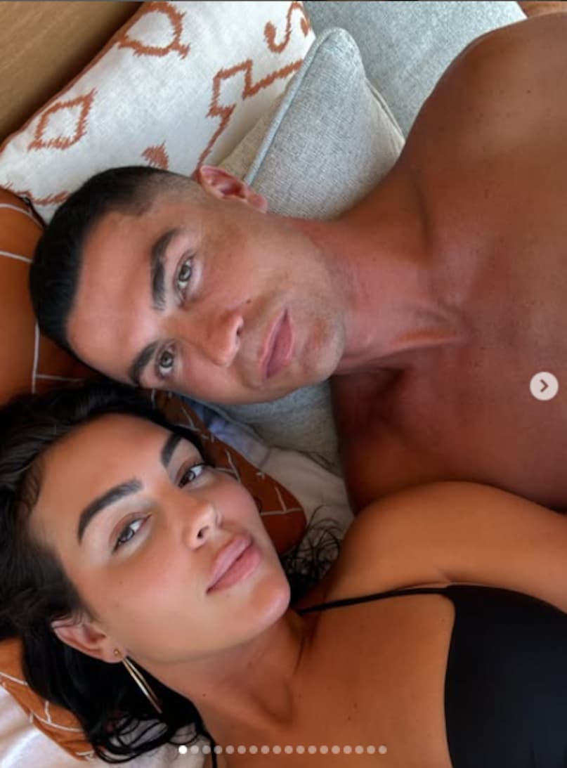 Cristiano Ronaldo, what is price of engagement ring Ronaldo Georgina Rodrigues, Cristiano Ronaldo Engagement Ring, Cristiano Ronaldo Georgina Rodrigues Engagement, Georgina Rodrigues Engagement Ring Cost, Ronaldo Georgina Rodrigues Engagmen ring cost, Georgina Rodrigues girl friend Ronaldo, Cristiano Ronaldo Net worth, क्रिस्टियानो रोनाल्डो, जॉर्जिना रोड्रिग्स, रोनाल्डो जॉर्जिना सगाई, जॉर्जिना को रोनाल्डो ने दी हीरे की अंगूठी