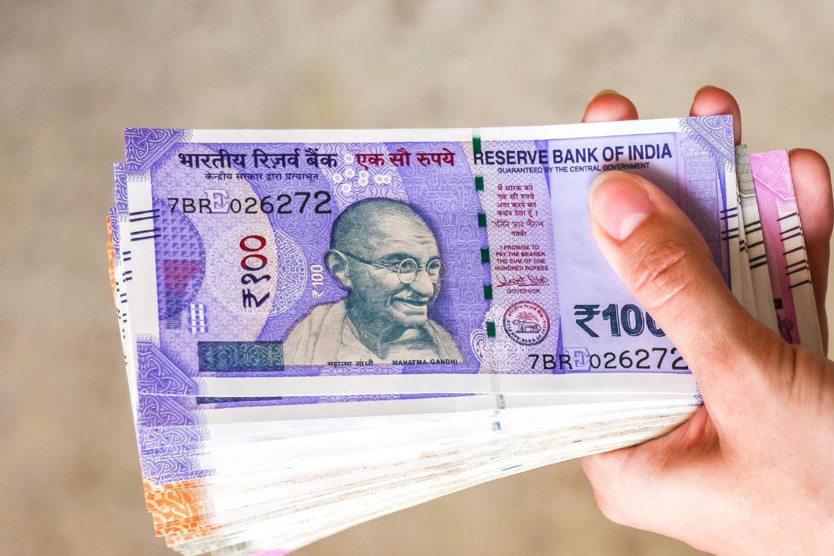 कर्मचारियों के खाते में एडवांस सैलरी क्यों आई मोदी सरकार 5 द‍िन पहले दांव