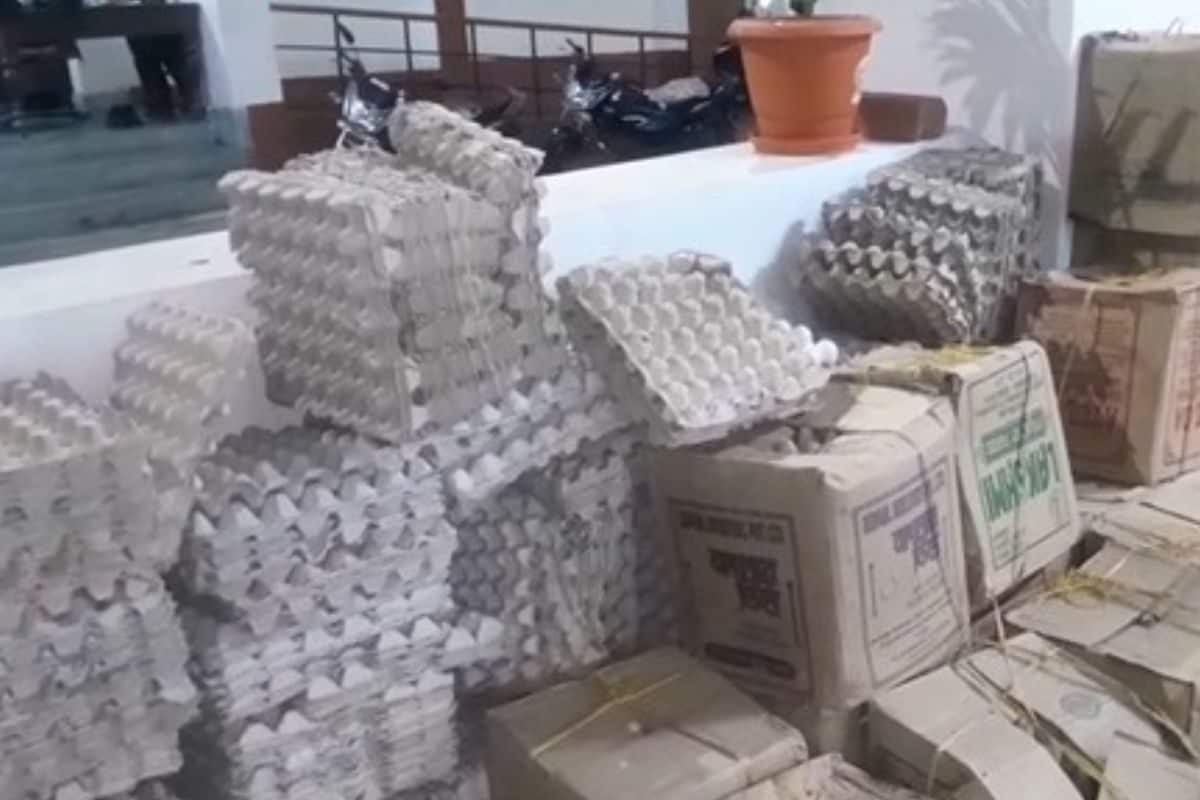 ढाबे पर खड़ा था ट्रक और उसमें भरा था अंडा पुलिस को मालूम चल गया हथकंडा फिर