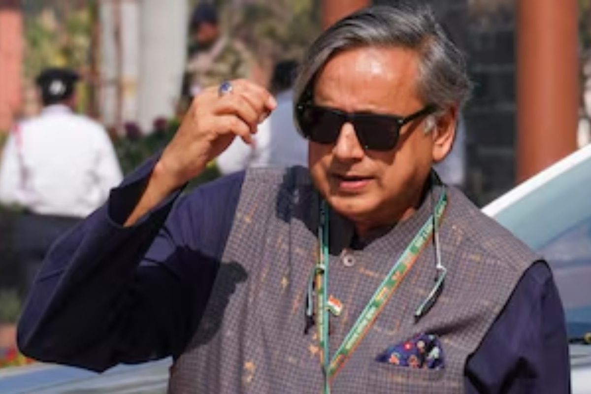 SIR पर अटके नेता स्पेस में चमक गया भारत का बेटा थरूर बोले- शुभांशु पर गर्व