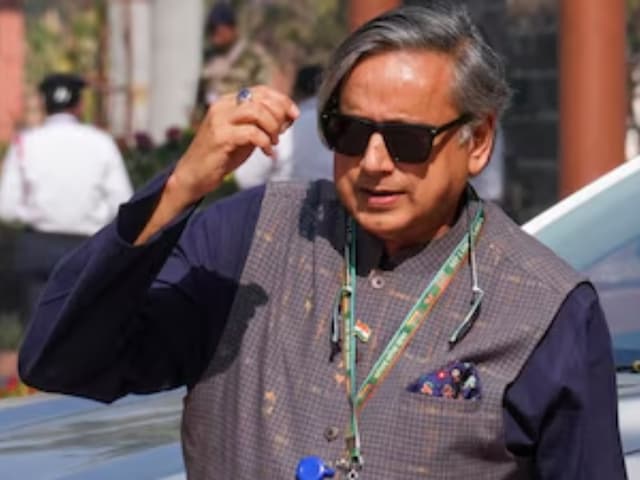 SIR पर अटके नेता, स्पेस में चमक गया भारत का बेटा, थरूर बोले- शुभांशु पर गर्व