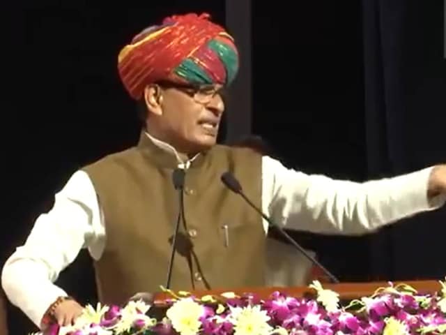 समझौता बराबरी पर होता है...ट्रंप के टैरिफ पर शिवराज का खरा-खरा जवाब समझौता बराबरी पर होता है...ट्रंप के टैरिफ पर शिवराज का खरा-खरा जवाब