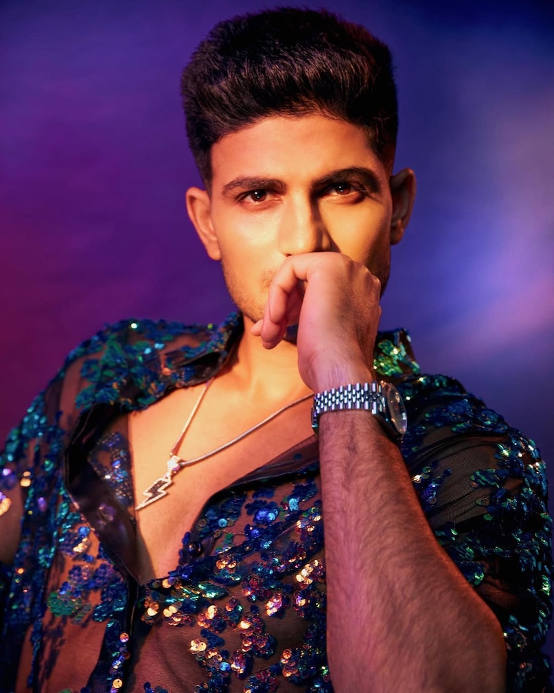 From beach to parties .. Not only matches, Shubman Gill also kills sixes in style! See his glamorous style 7