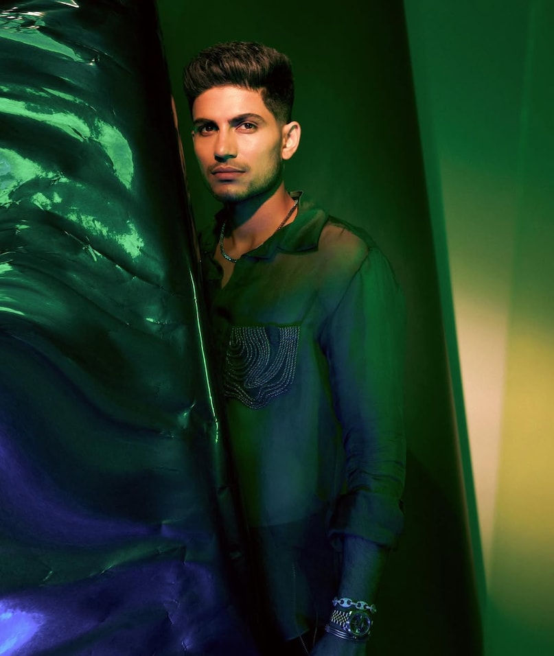 From beach to parties .. Not only matches, Shubman Gill also kills sixes in style! See his glamorous style 9