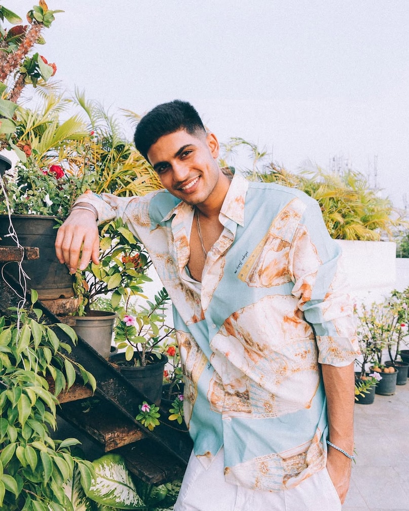 From beach to parties .. Not only matches, Shubman Gill also kills sixes in style! See his glamorous style 5