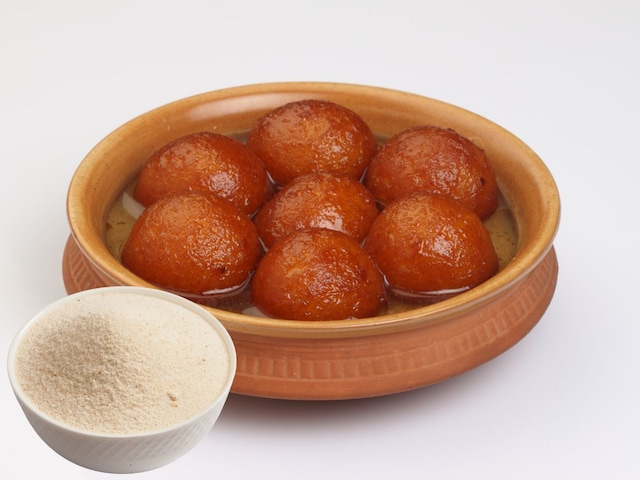 सूजी के गुलाब जामुन करें ट्राई, मिठाई की दुकान से भी बेस्ट, यहां जानें रेसिपी सूजी के गुलाब जामुन करें ट्राई, मिठाई की दुकान से भी बेस्ट, यहां जानें रेसिपी