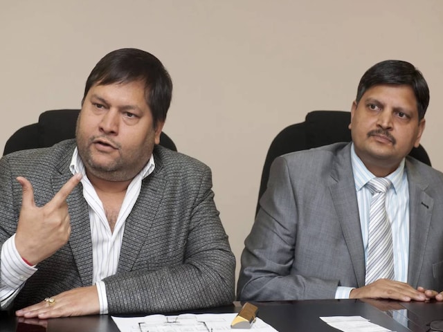 कौन हैं गुप्ता ब्रदर्स? जिनके ठिकनो पर सुबह 5 बजे आ धमकी ईडी कौन हैं गुप्ता ब्रदर्स? जिनके ठिकनो पर सुबह 5 बजे आ धमकी ईडी