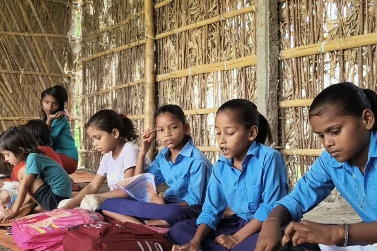 हर साल कटता सपना हर हाल में चलता स्कूलकोसी में घूमता-फिरता शिक्षा तंत्र!
