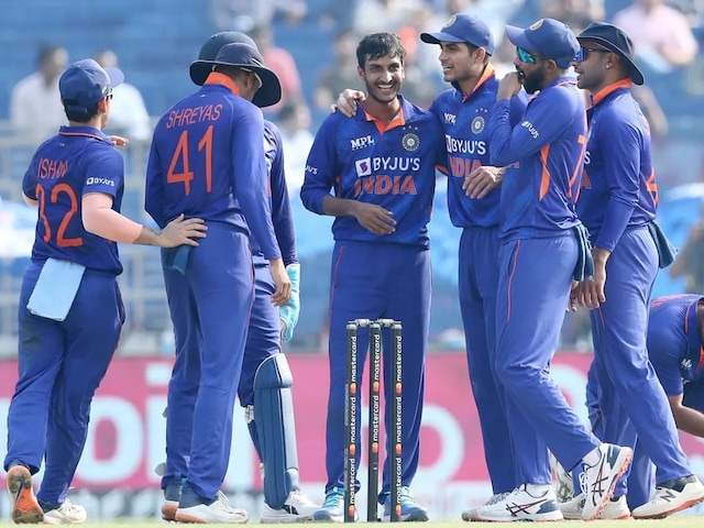 1 साल से नही मिला था मौका, चयनकर्ताओं ने एशिया कप टीम में अचानक चुना 1 साल से नही मिला था मौका, चयनकर्ताओं ने एशिया कप टीम में अचानक चुना