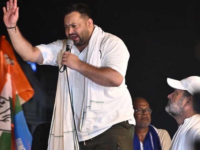 बिहार में CM उम्मीदवारी पर तेजस्वी के ऐलान ने चौंकाया, अब क्या कहेंगे राहुल?