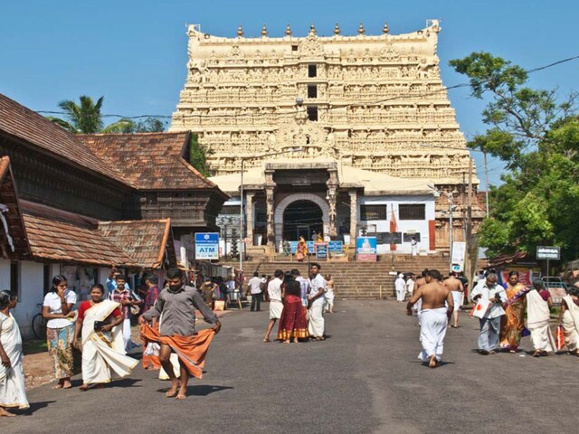 केरल के प्रसिद्ध मंदिर का रहस्यमयी तहखाना B, दिव्य शक्तियां हैं इसकी रक्षक?