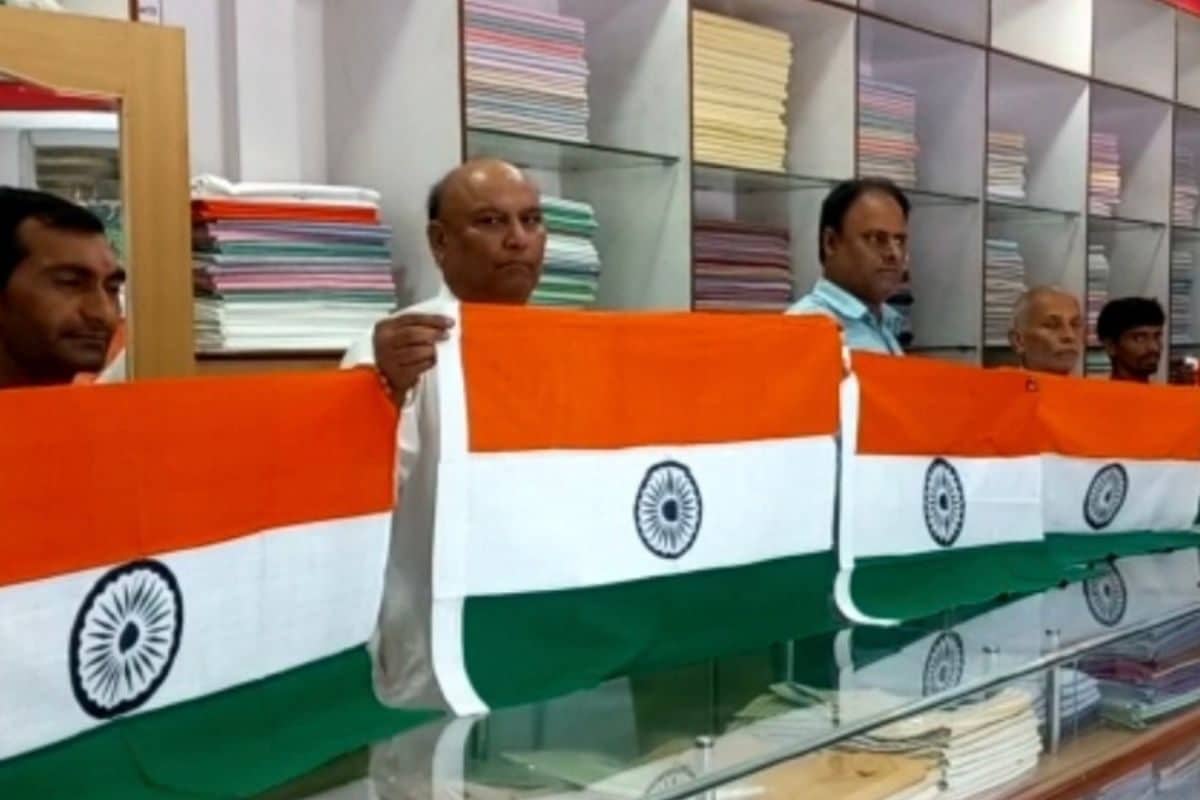 तिरंगे का हर रंग हर पट्टी गर्व की बातगोपालगंज से J&K तक की गौरव भरी यात्रा