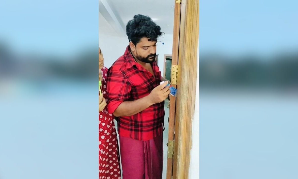 Video: खत्म हो गया टूथपेस्ट, फिर शख्स ने लगाया देसी जुगाड़, फिर भी नहीं बना काम, क्या आपने किया है ऐ