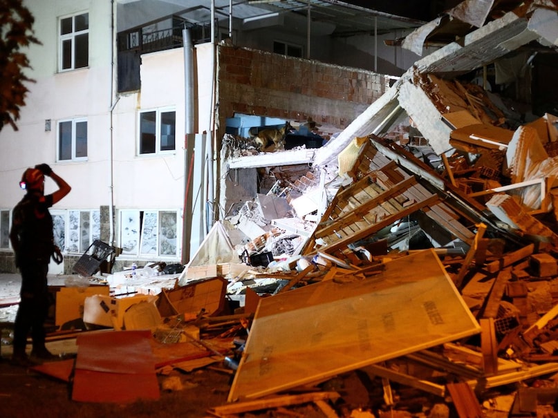 Earthquake, Earthquake hits Turkey, 6 magnitude Earthquake hits Turkey, dozen buildings collapsed in turkey