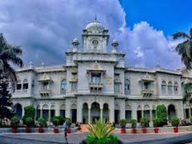 नेल पॉलिश-मेकअप लगाकर न आएं नर्सें, लखनऊ में KGMU का फरमान