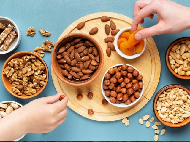 सुबह या शाम कब खाएं ड्राई फ्रूट्स? कब होता है शरीर को सबसे ज्यादा फायदा?