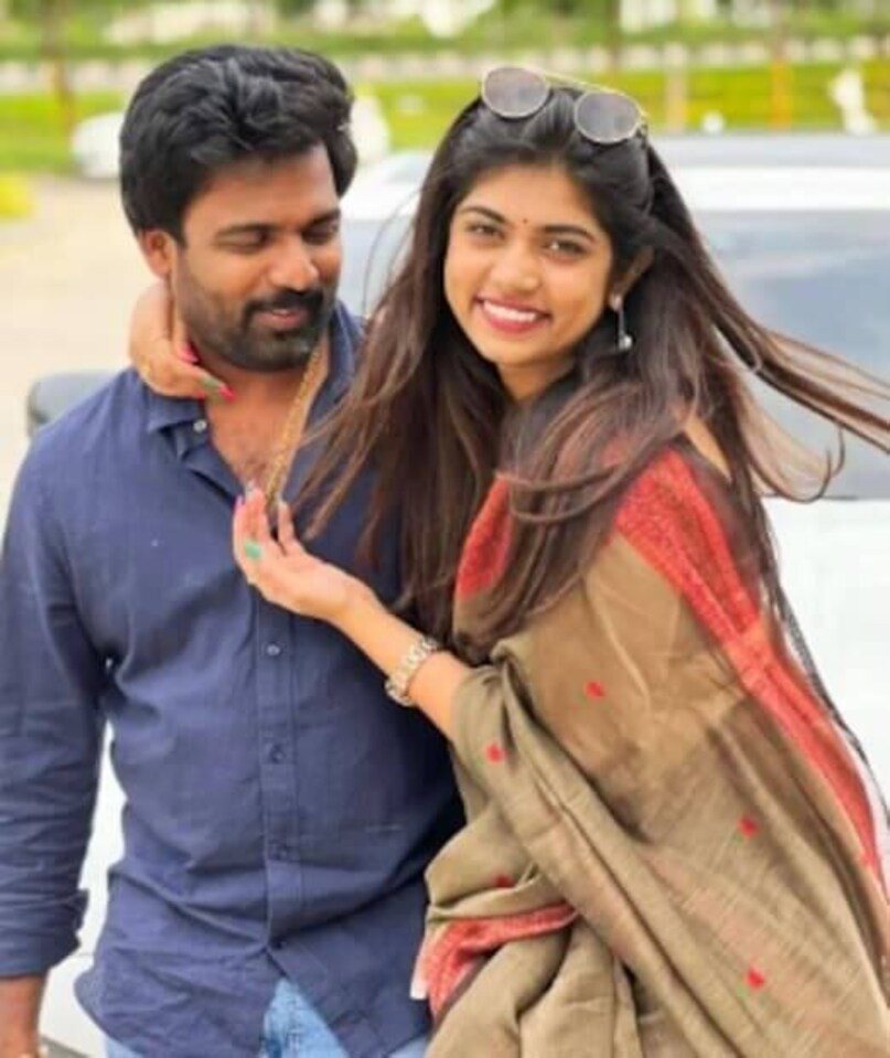 Ibrahimpatnam sub-registrar Dharam Singh sent a complaint about the land deal of Ritu and Srikanth to the Chief Minister of Andhra Pradesh Chandrababu Naidu. While sub-registrar, he accused him of taking bribe. Ibrahimpatnam sub-registrar Dharam Singh sent a complaint about the land deal of Ritu and Srikanth to the Chief Minister of Andhra Pradesh Chandrababu Naidu. While sub-registrar, he accused him of taking bribe.