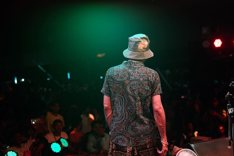 আনফালে জুবিন গাৰ্গৰ মুখাগ্নি প্ৰসংগত মুখ্যমন্ত্ৰীয়ে কয় যে ‘‘মুখাগ্নি কোনে কৰিব পুৱাহে গম পোৱা যাব৷ কিন্ত দেউতাক বহু অসুস্থ।’’