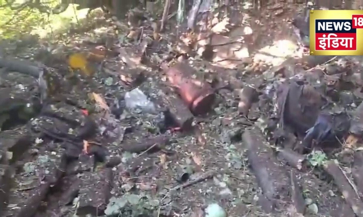 कश्मीर दहलाने की साजिश नाकाम कुलगाम में सेना ने उड़ाया आतंकियों का सीक्रेट अड्डा हथियार-माल बरामद