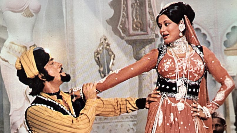 Moushumi Chatterjee is widely knowledge for her work in the hindi and the bengali film industry. In 1980, the actress starred in chambal ki kassam, which featured an encemble case including Raaj Kumar, Shatrughan Sinha, Farida Jalal, AMJAD KHAN, and Ranjeet. 