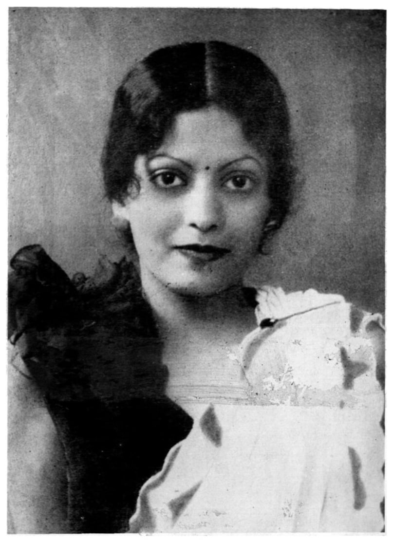  लीला चिटनिस भारत की पहली शिक्षित महिलाओं में से एक थीं. एक अंग्रेजी प्रोफेसर की बेटी होने के नाते, उन्होंने बैचलर ऑफ आर्ट्स (बीए) की डिग्री प्राप्त की थी. वो पहली पढ़ी-लिखी एक्ट्रेस थीं. 

