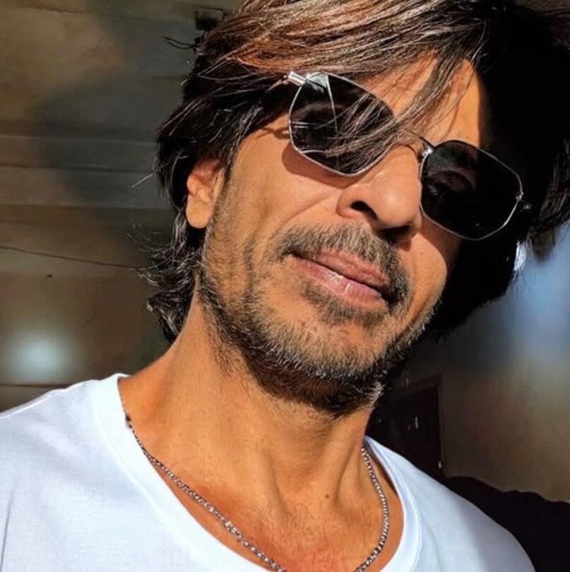 Shah Rukh Khan, shah rukh khan lookalike, srk doppelganger, Shah Rukh Khan fan, Ibrahim Qadri, celebrity lookalike, शाहरुख खान, शाहरुख खान हमशक्ल, इब्राहिम कादरी, शाहरुख खान फैन, शाहरुख खान न्यूज Shah Rukh Khan, shah rukh khan lookalike, srk doppelganger, Shah Rukh Khan fan, Ibrahim Qadri, celebrity lookalike, शाहरुख खान, शाहरुख खान हमशक्ल, इब्राहिम कादरी, शाहरुख खान फैन, शाहरुख खान न्यूज