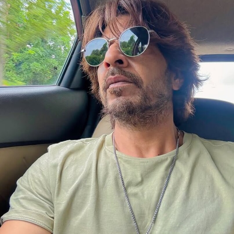 Shah Rukh Khan, shah rukh khan lookalike, srk doppelganger, Shah Rukh Khan fan, Ibrahim Qadri, celebrity lookalike, शाहरुख खान, शाहरुख खान हमशक्ल, इब्राहिम कादरी, शाहरुख खान फैन, शाहरुख खान न्यूज Shah Rukh Khan, shah rukh khan lookalike, srk doppelganger, Shah Rukh Khan fan, Ibrahim Qadri, celebrity lookalike, शाहरुख खान, शाहरुख खान हमशक्ल, इब्राहिम कादरी, शाहरुख खान फैन, शाहरुख खान न्यूज