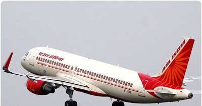 दिल्ली से मुंबई जा रही एयर इंडिया फ्लाइट की इमरजेंसी लैंडिंग कराई गई. (रॉयटर्स)