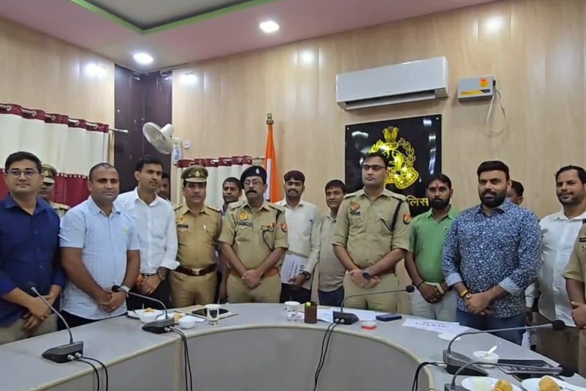 लालच में गंवा चुके थे पैसे बाराबंकी पुलिस ने दूत बनकर लौटाई मुस्कान