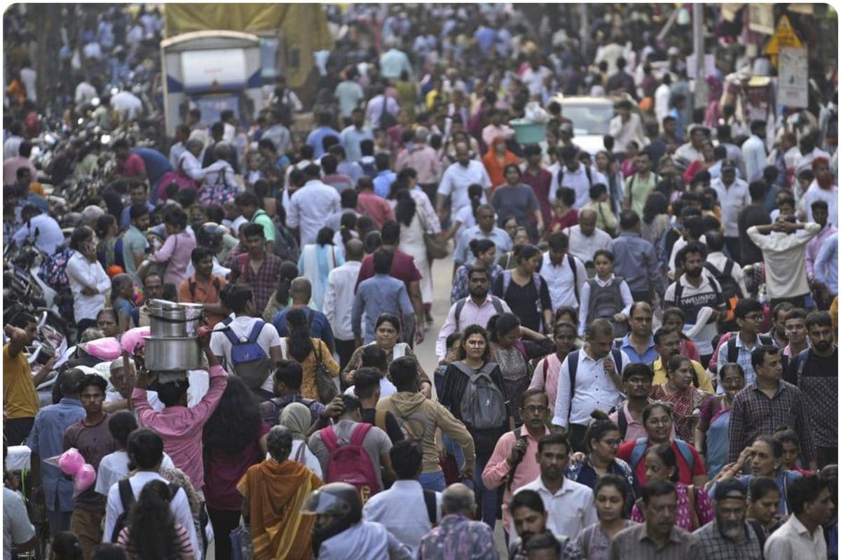 15 दिनों में 2 करोड़ घरों का सर्वे करना कर्नाटक में जाति सर्वे पर बीजेपी