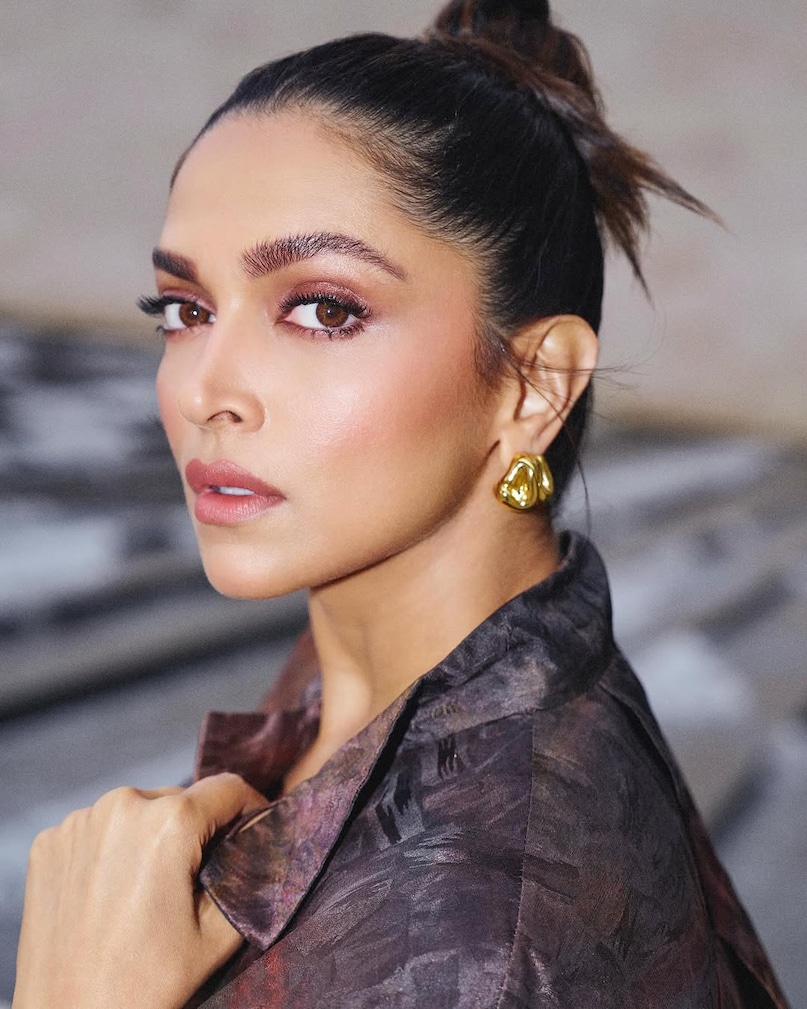 India Forum Top 10 Bollywood Actors, India Forum Top 10 Bollywood Actors in September, Salman Khan, Katrina Kaif, Sidharth Malhotra, Deepika Padukone, Ranveer Singh, Ranbir Kapoor, Alia Bhatt, Shilpa Shetty, Priyanka Chopra, Hrithik Roshan, इंडिया फोरम टॉप 10 बॉलीवुड स्टार्स, इंडिया फोरम सितंबर में टॉप 10 बॉलीवुड स्टार्स, सलमान खान, कैटरीना कैफ, सिद्धार्थ मल्होत्रा, दीपिका पादुकोण, रणवीर सिंह, रणबीर कपूर, आलिया भट्ट, शिल्पा शेट्टी, प्रियंका चोपड़ा, ऋतिक रोशन