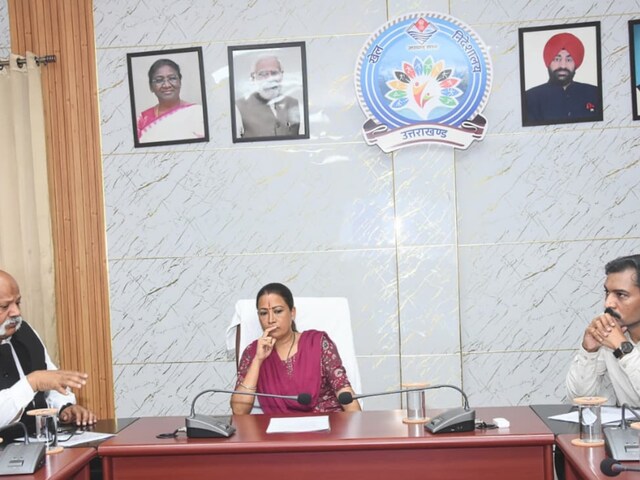 सेनेटरी पैड बेचो, पैसा दो! उत्तराखंड में आंगनबाड़ी वर्कर्स को मिला नया फरमान सेनेटरी पैड बेचो, पैसा दो! उत्तराखंड में आंगनबाड़ी वर्कर्स को मिला नया फरमान