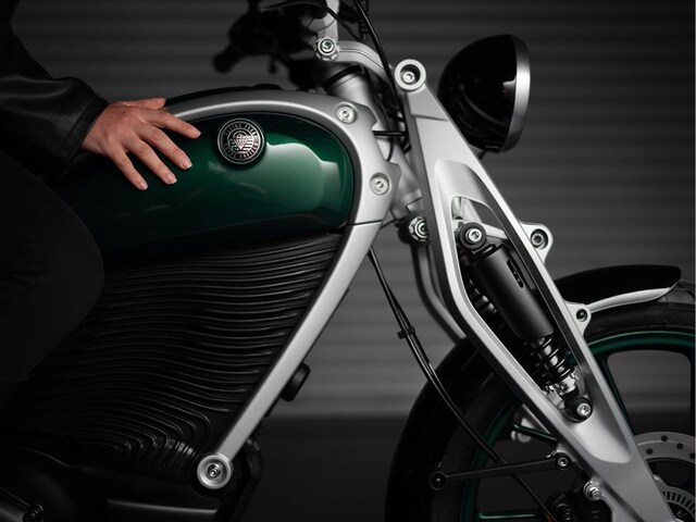 रॉयल एनफील्ड खोलने जा रही अपना पहला EV शोरूम, कंपनी ने कर ली तैयारी